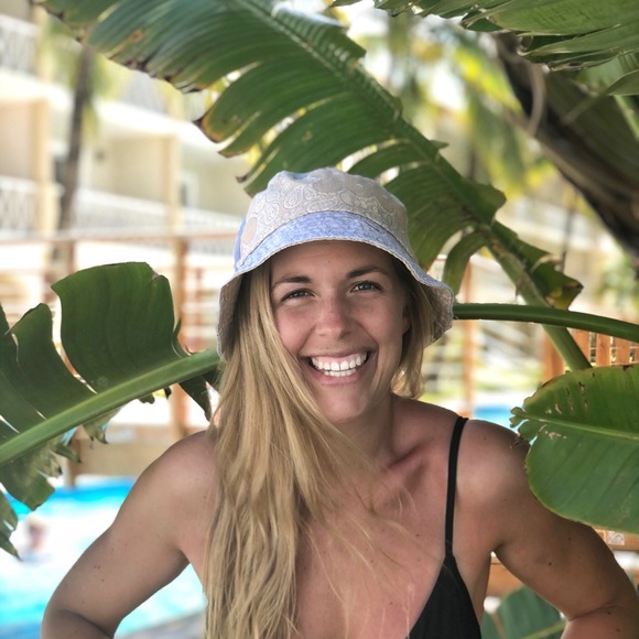 Meet your Posher, Steffi - Picture 1 of 1